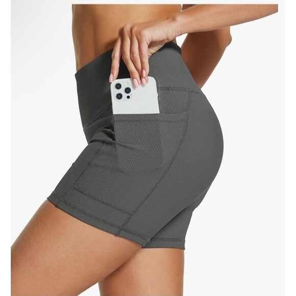 NWT Hodo Sports Women's S Nylon Ribbed Gray  Biker Shorts Gym Workout 5" Pockets - Picture 1 of 7